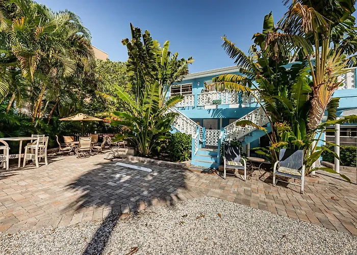 Apartment Blue Water Beachside 4